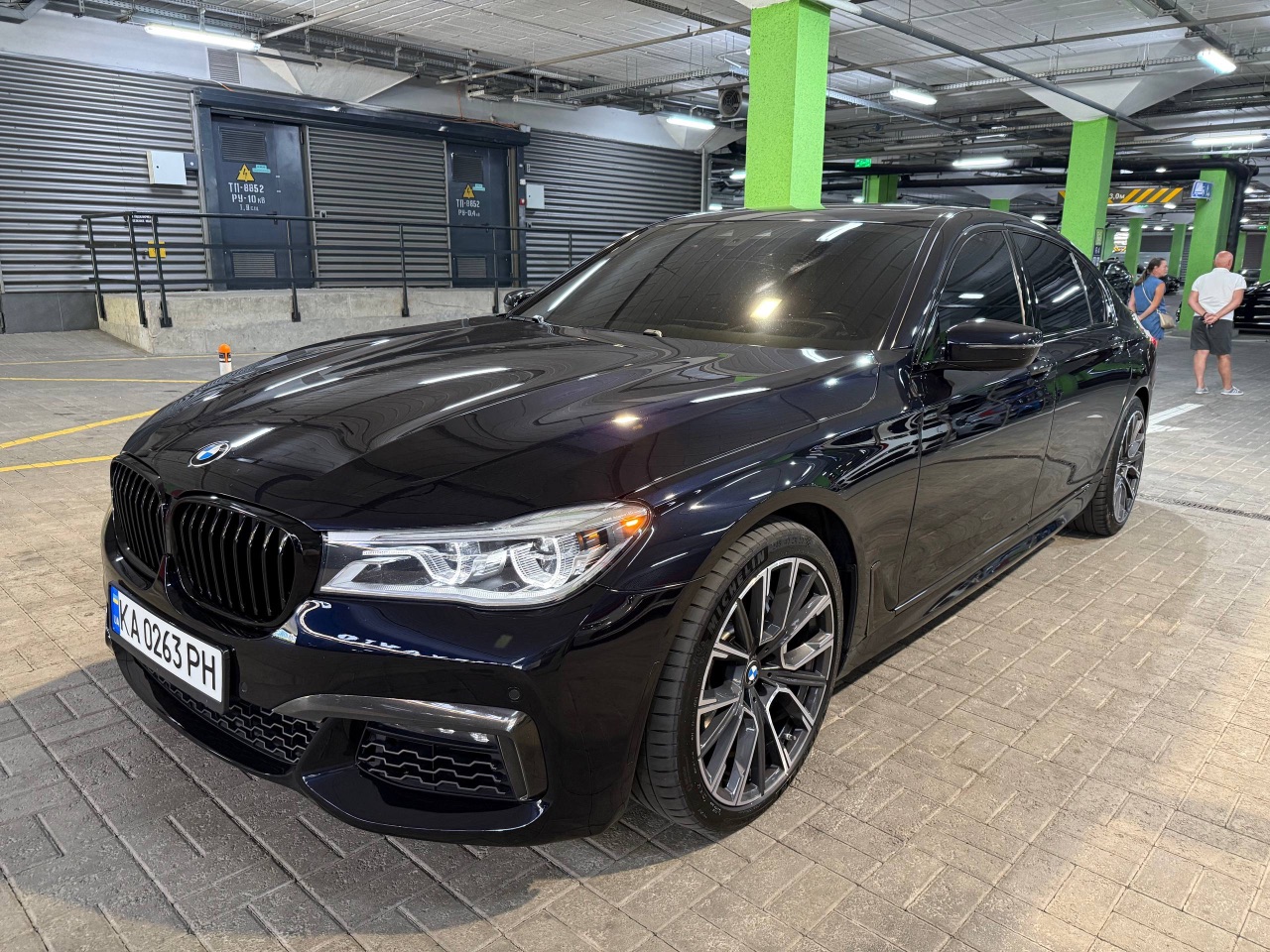 BMW 7 серії - фото 1