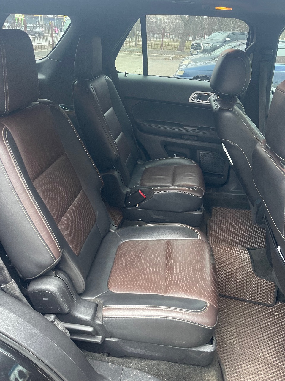 Ford Explorer - фото 8