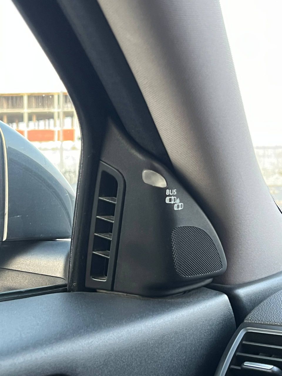 Volvo V50 - фото 14