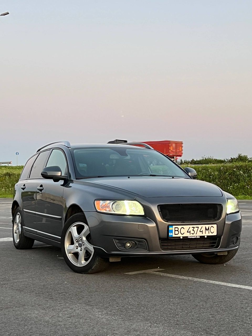 Volvo V50 - фото 1