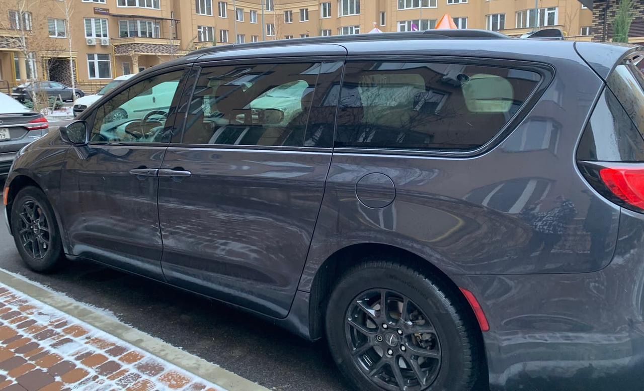 Chrysler Pacifica - фото 2
