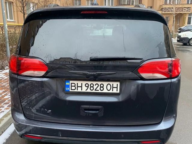 Chrysler Pacifica - фото 5