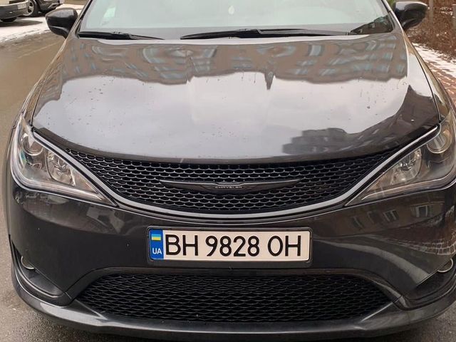 Chrysler Pacifica - фото 3