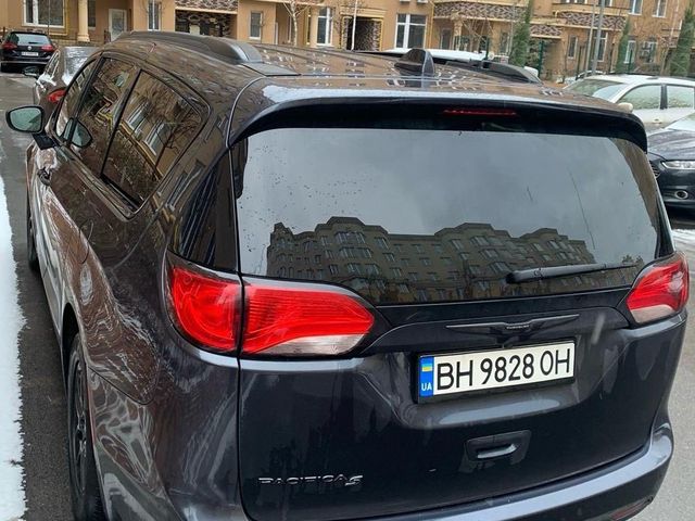 Chrysler Pacifica - фото 4
