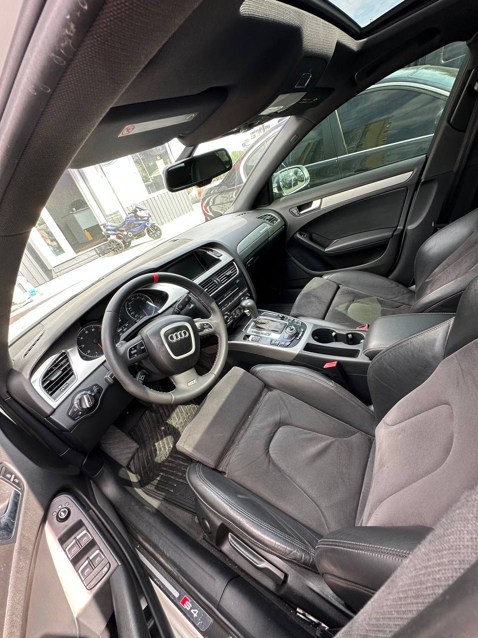 Audi S4 - фото 8