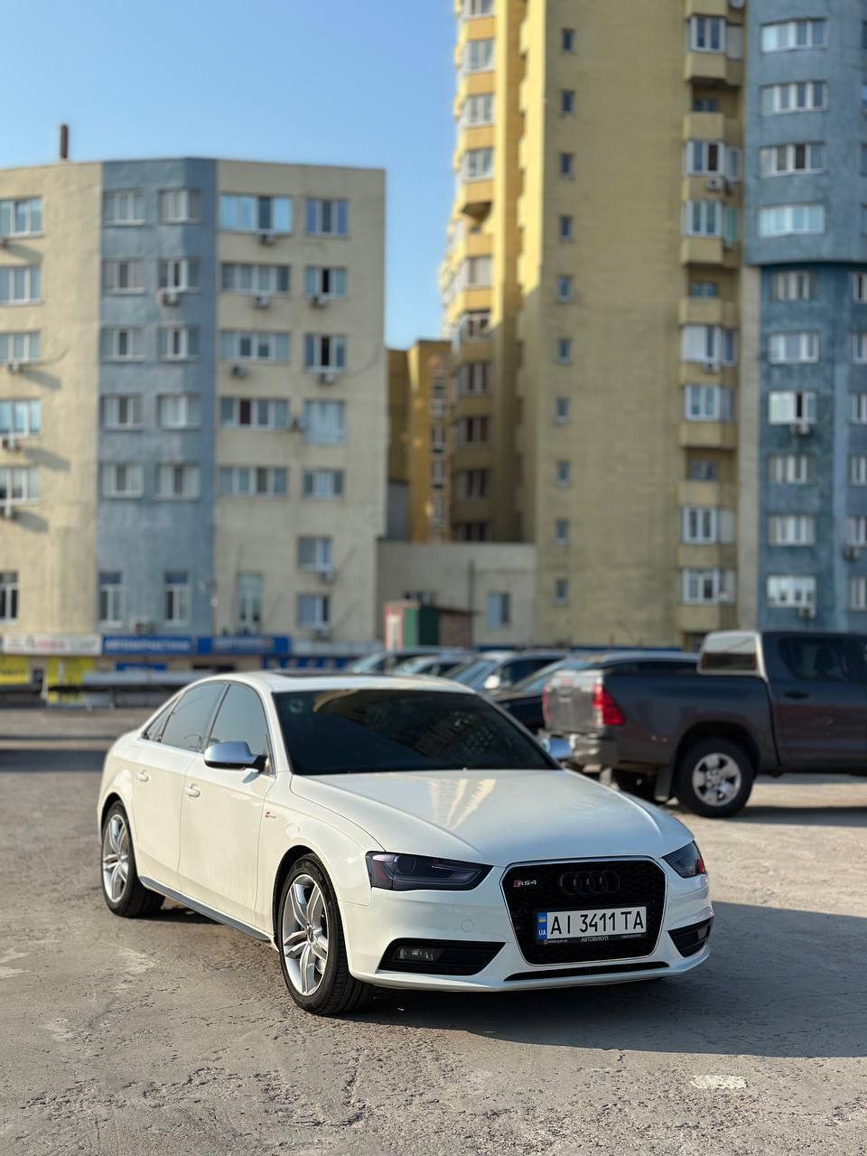 Audi S4 - фото 1