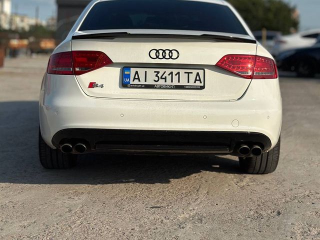 Audi S4 - фото 5