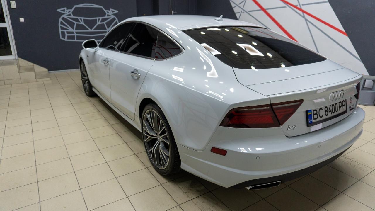 Audi A7 - фото 8