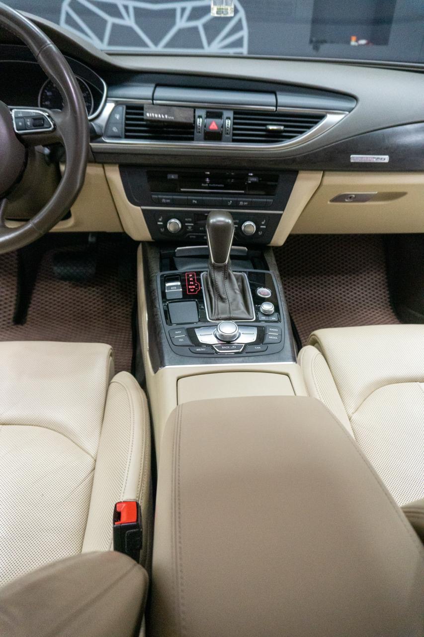 Audi A7 - фото 28