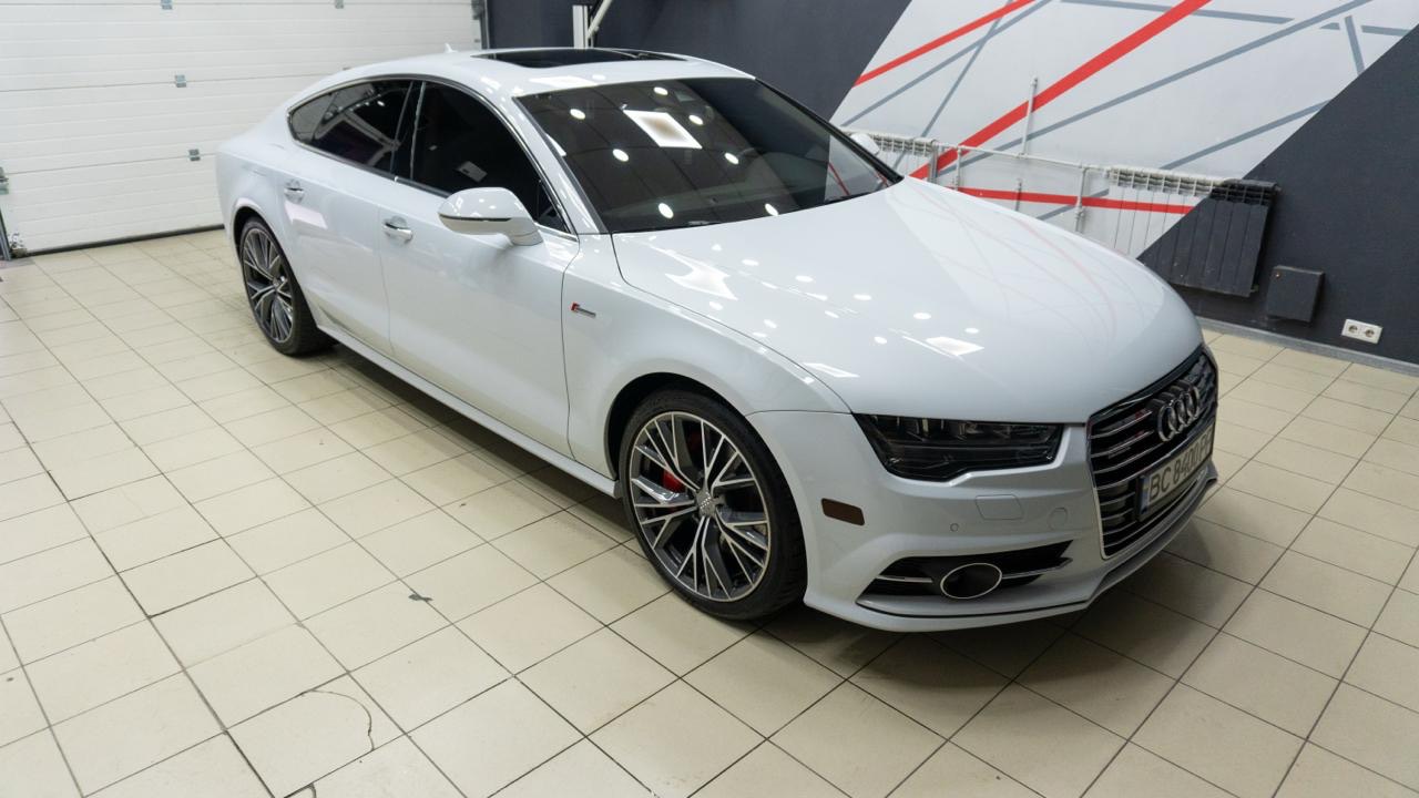 Audi A7 - фото 12