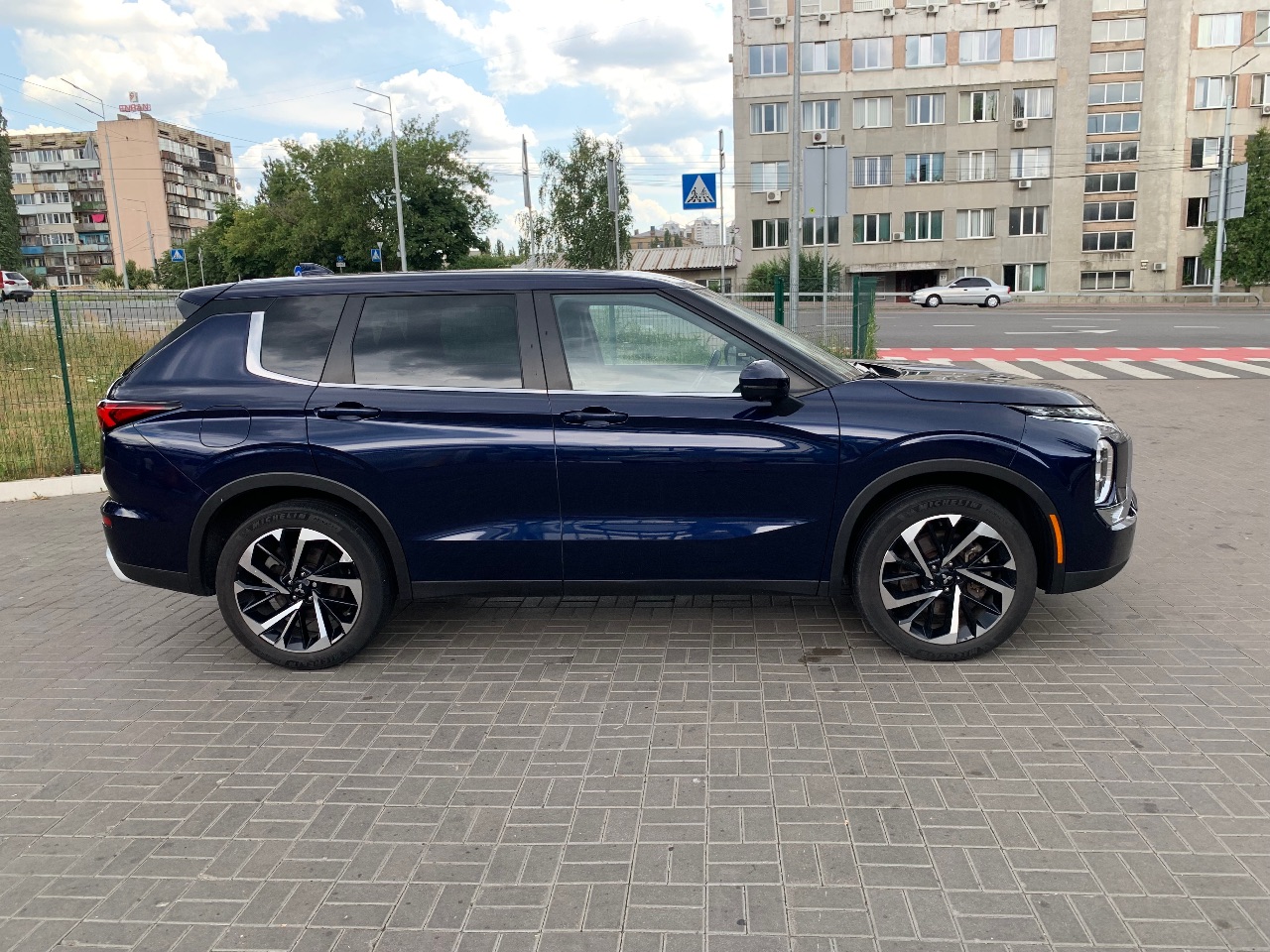 Mitsubishi Outlander - фото 5