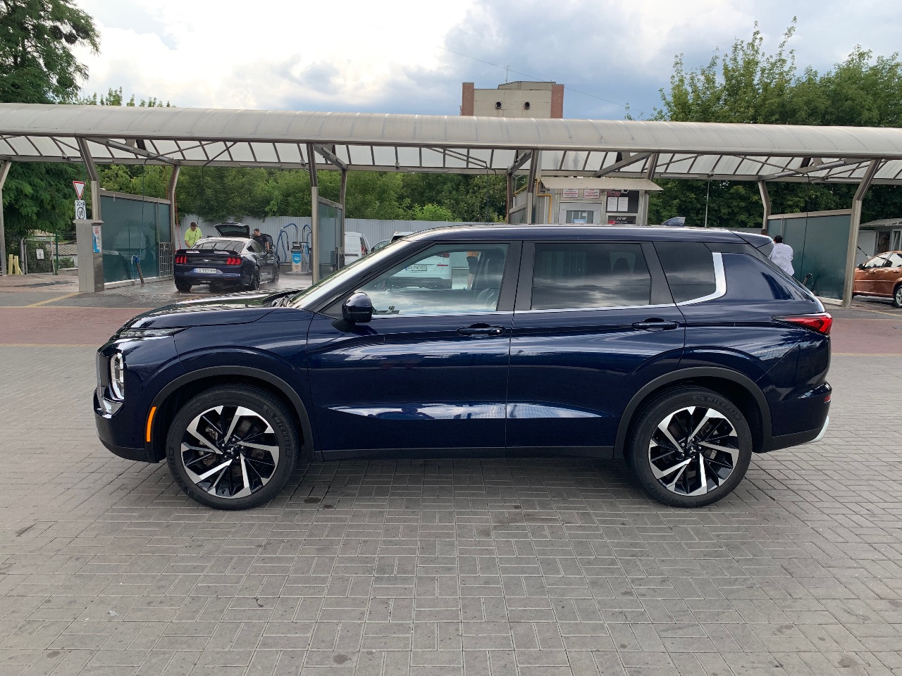 Mitsubishi Outlander - фото 6