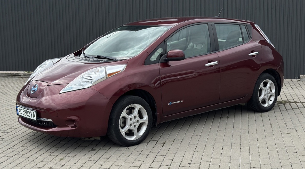 Nissan Leaf - фото 1
