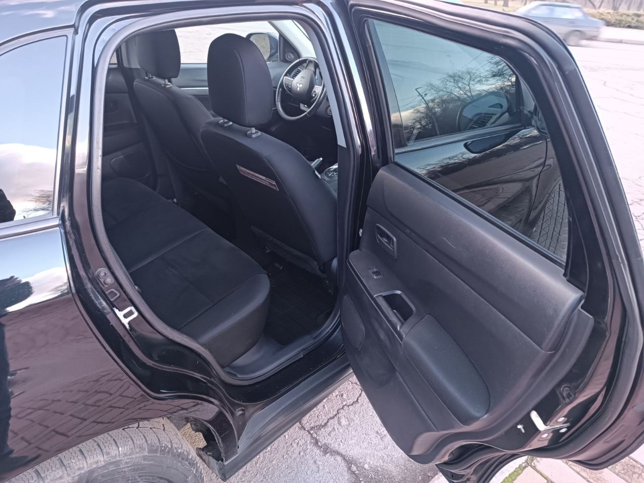 Mitsubishi Outlander Sport - фото 5