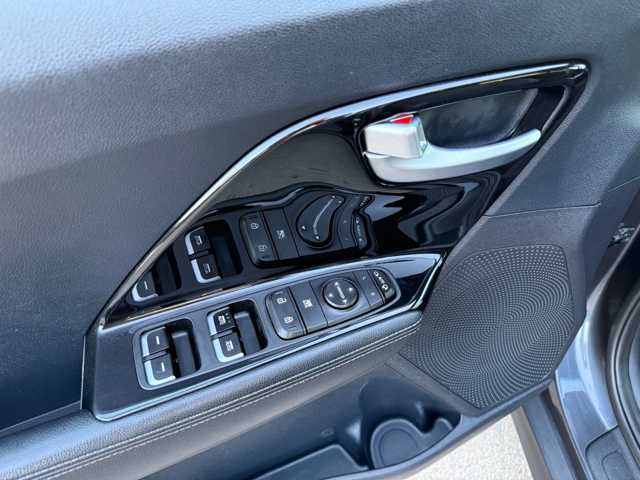 Kia Niro - фото 11