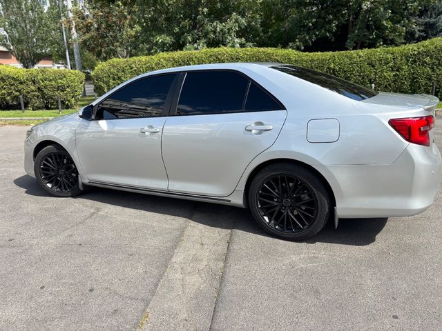 Toyota Camry - фото 4