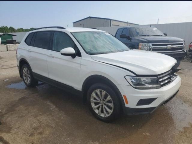 Volkswagen Tiguan - фото 1