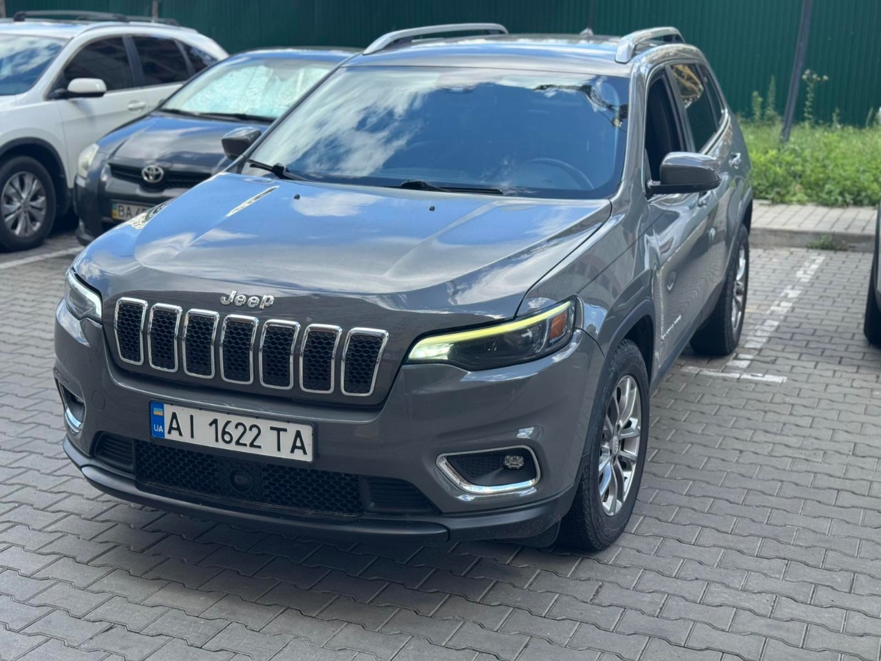 Jeep Cherokee - фото 1