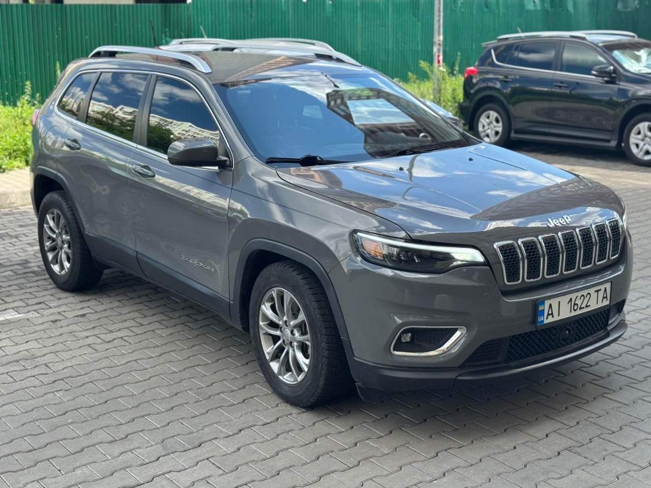 Jeep Cherokee - фото 3