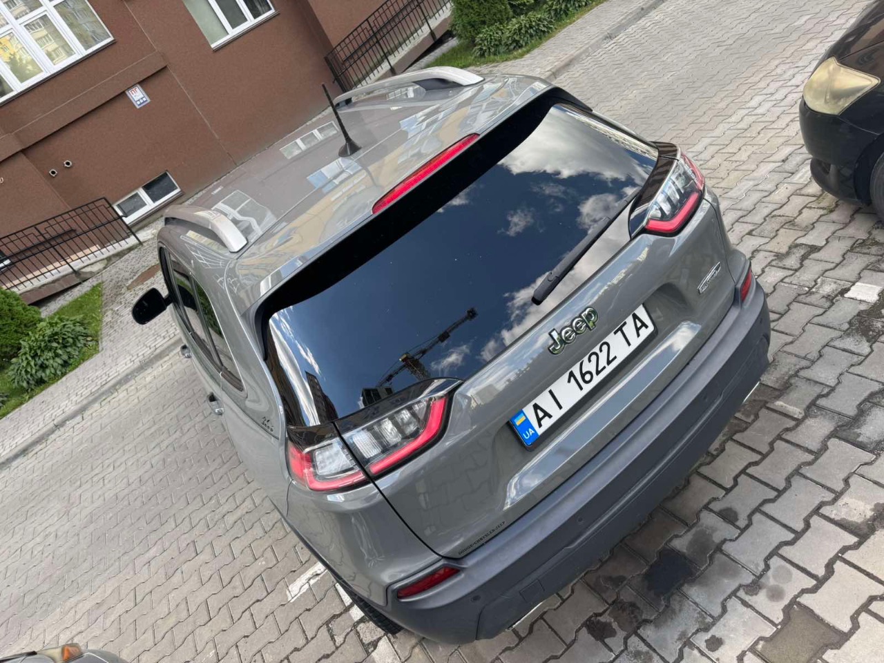 Jeep Cherokee - фото 8