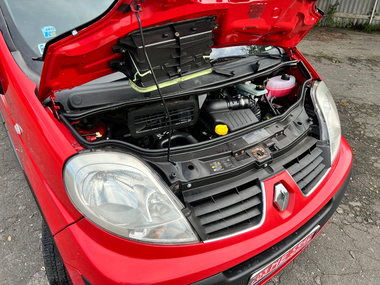 Renault Trafic - фото 16
