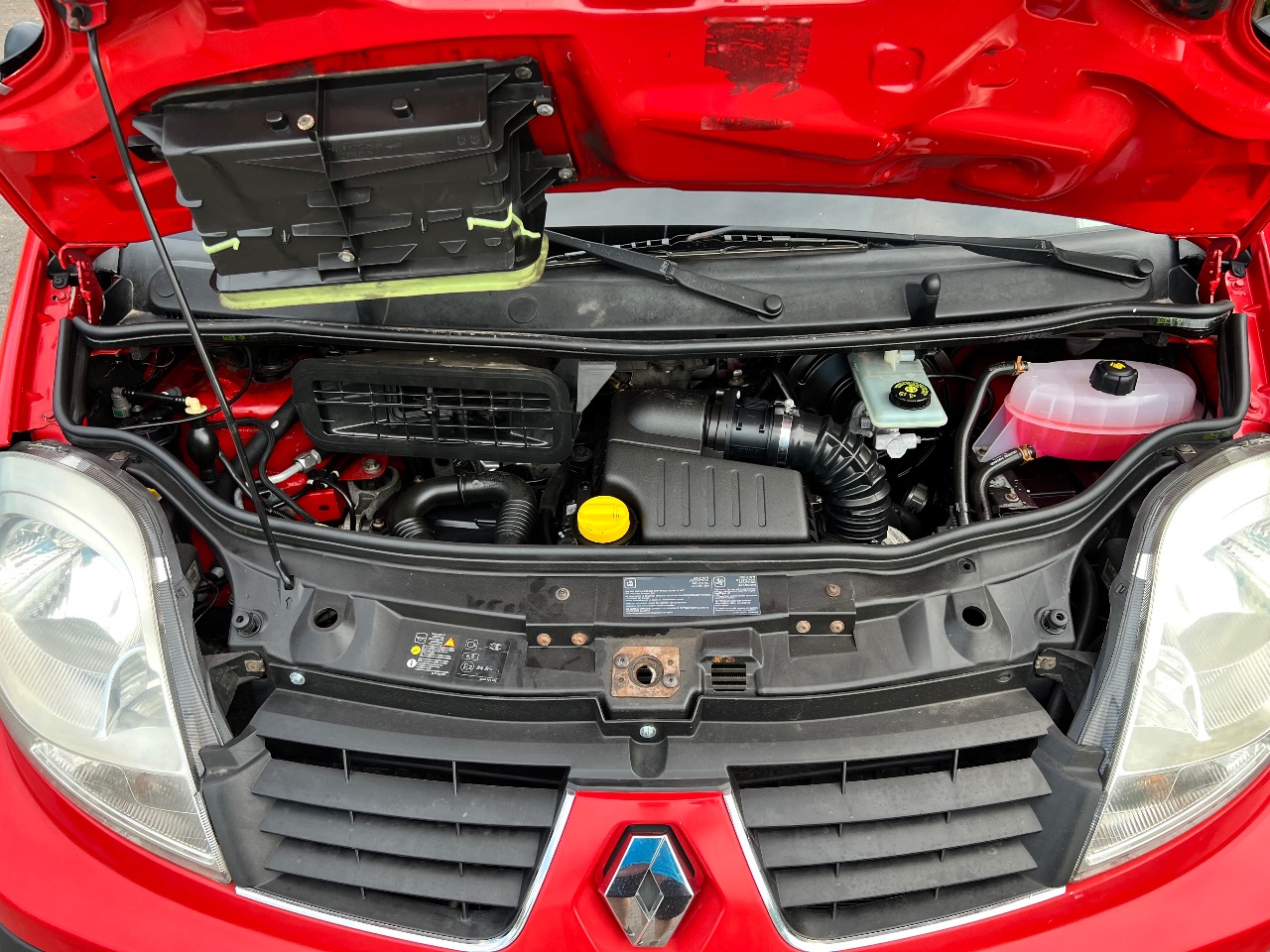 Renault Trafic - фото 15