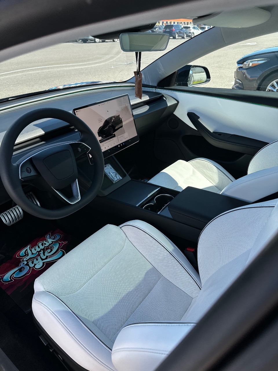 Tesla Model 3 - фото 21