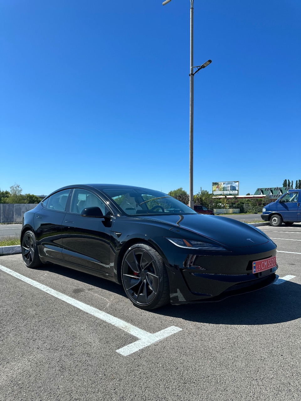 Tesla Model 3 - фото 2