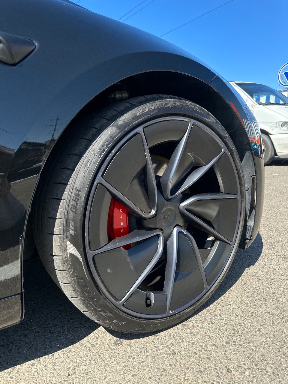 Tesla Model 3 - фото 15