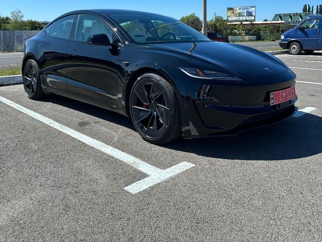 Tesla Model 3 - фото 2
