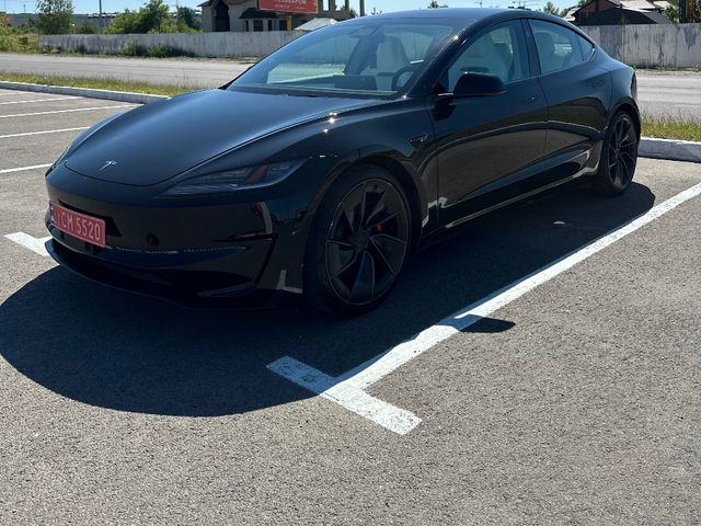 Tesla Model 3 - фото 3
