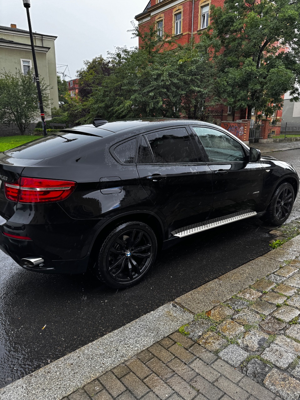 BMW X6 - фото 1