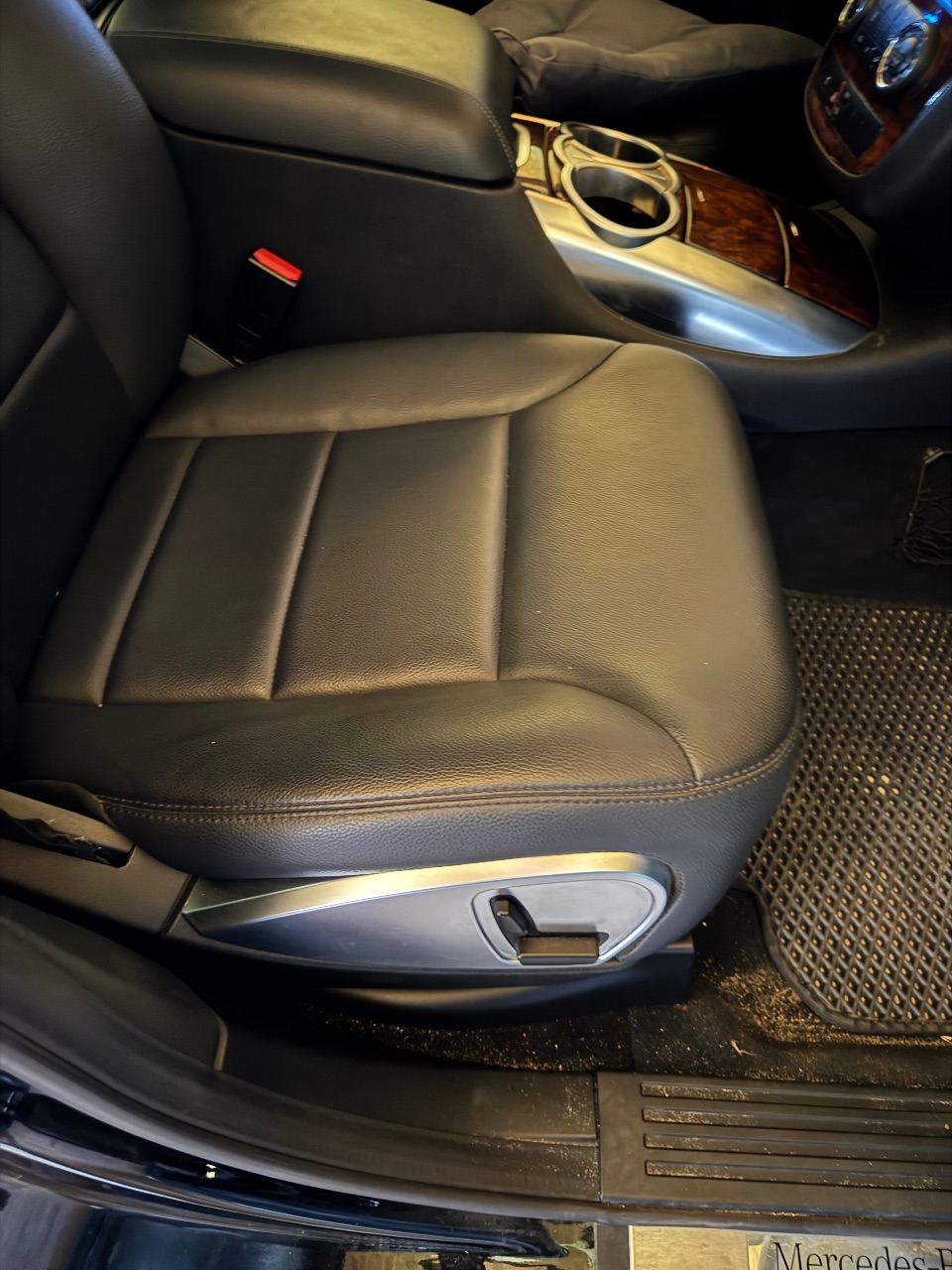 Mercedes-Benz R-Класс - фото 24