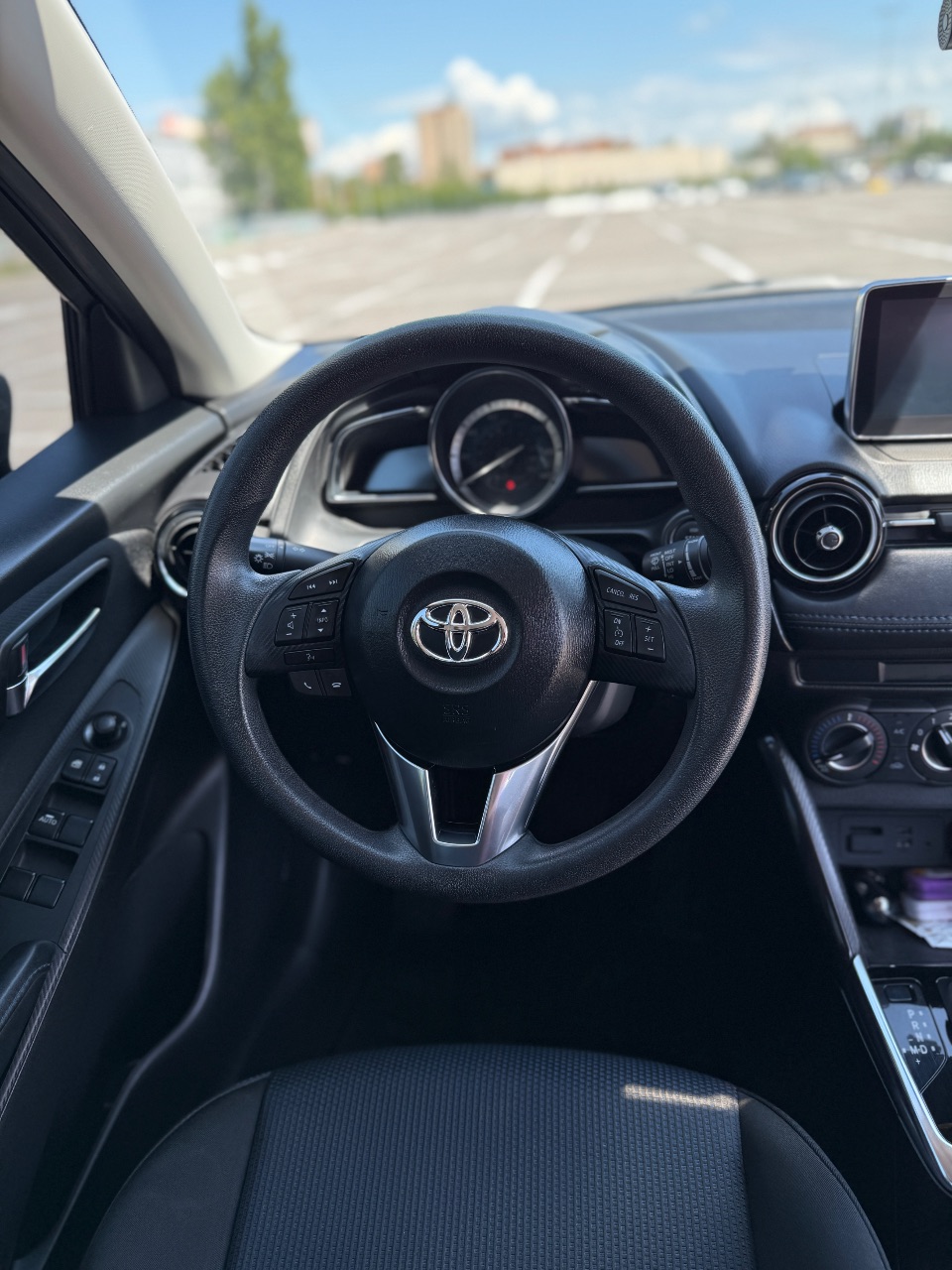 Toyota Yaris - фото 25