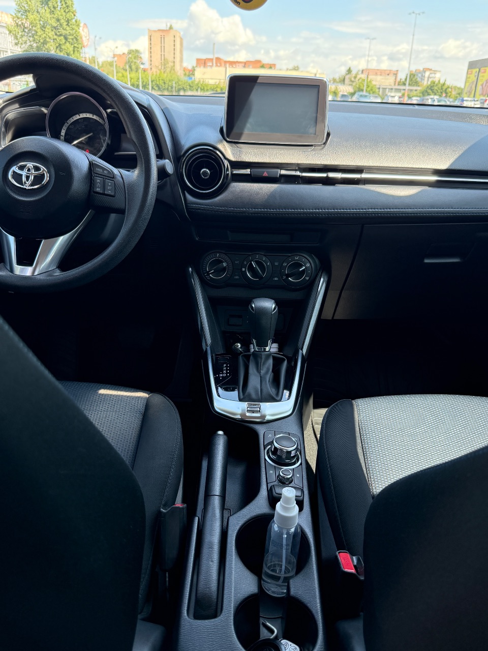 Toyota Yaris - фото 4