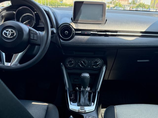 Toyota Yaris - фото 4