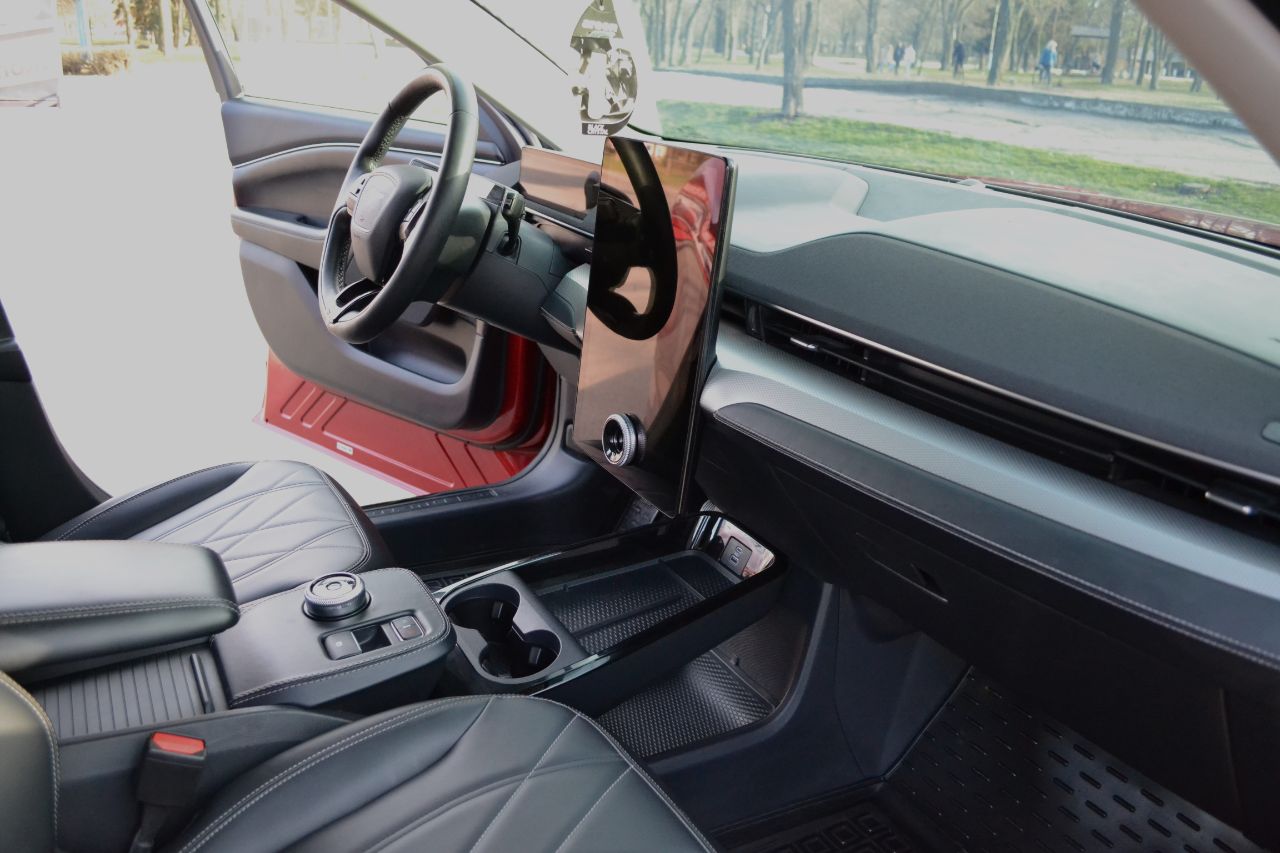 Ford Mustang Mach-E - фото 31