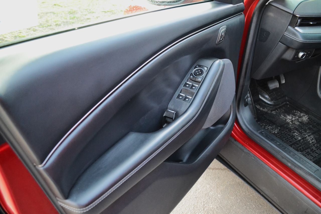 Ford Mustang Mach-E - фото 27