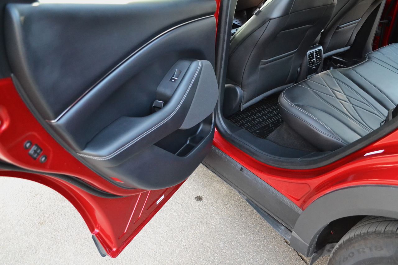 Ford Mustang Mach-E - фото 28