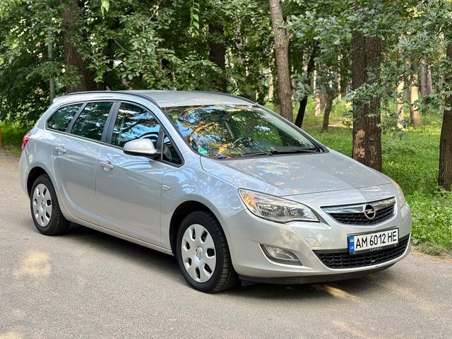 Opel Astra - фото 2
