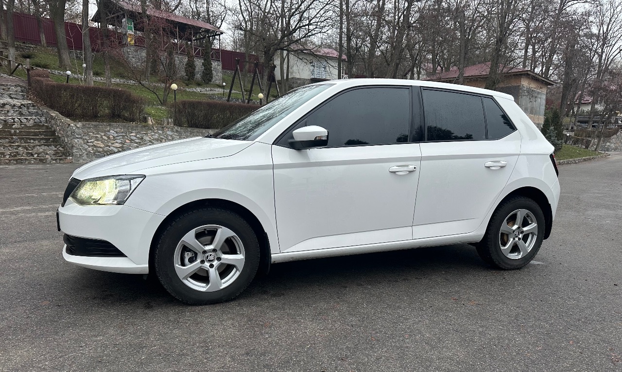 Skoda Fabia - фото 5