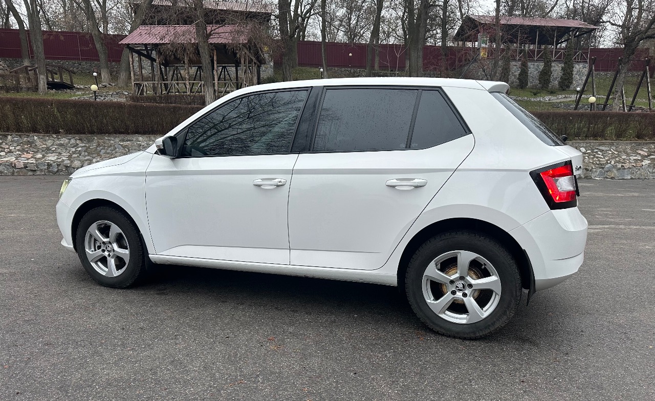 Skoda Fabia - фото 12