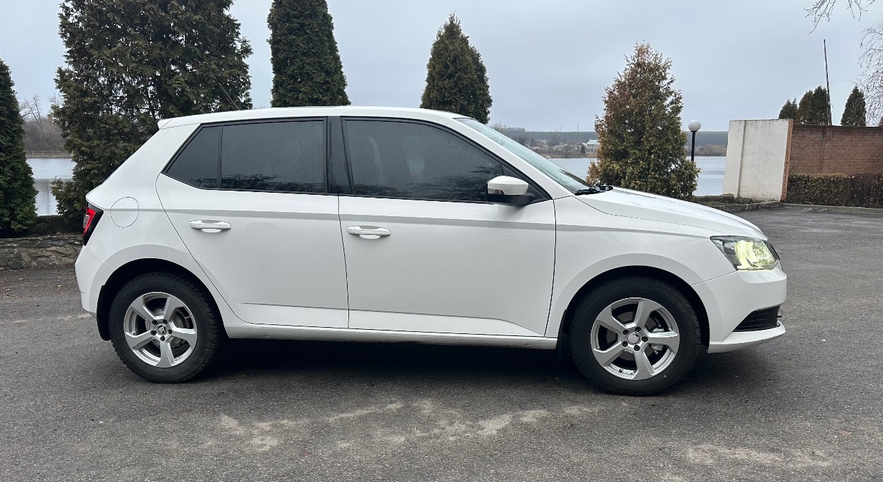 Skoda Fabia - фото 7