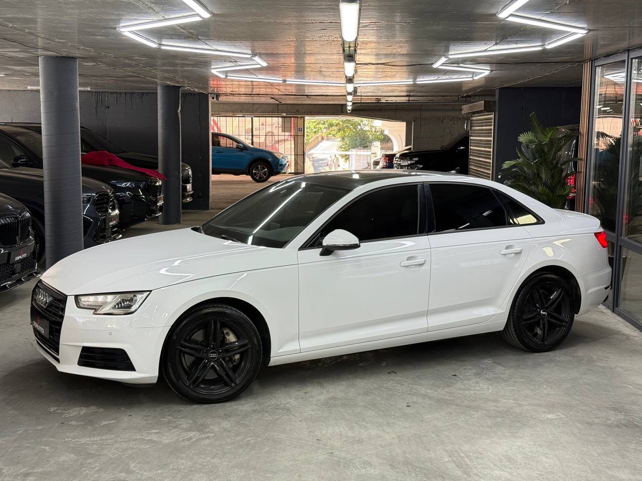 Audi A4 - фото 3