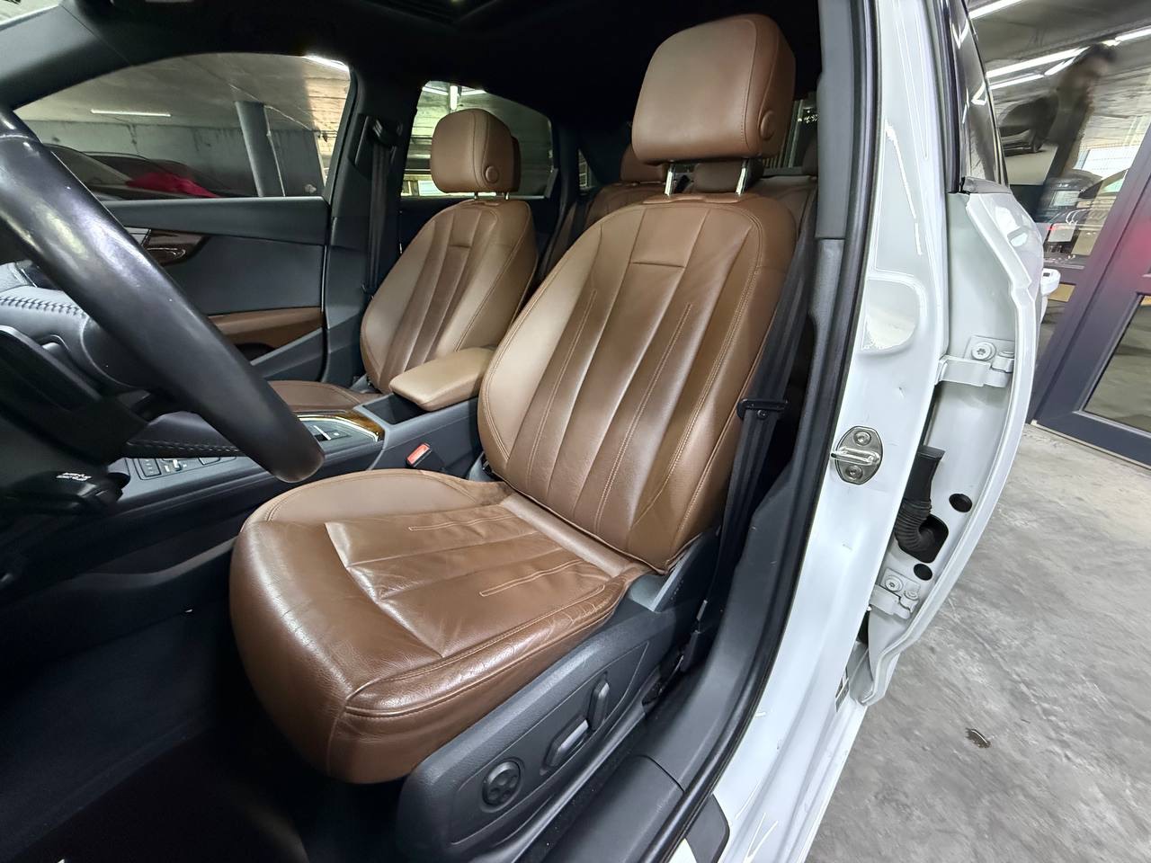 Audi A4 - фото 8