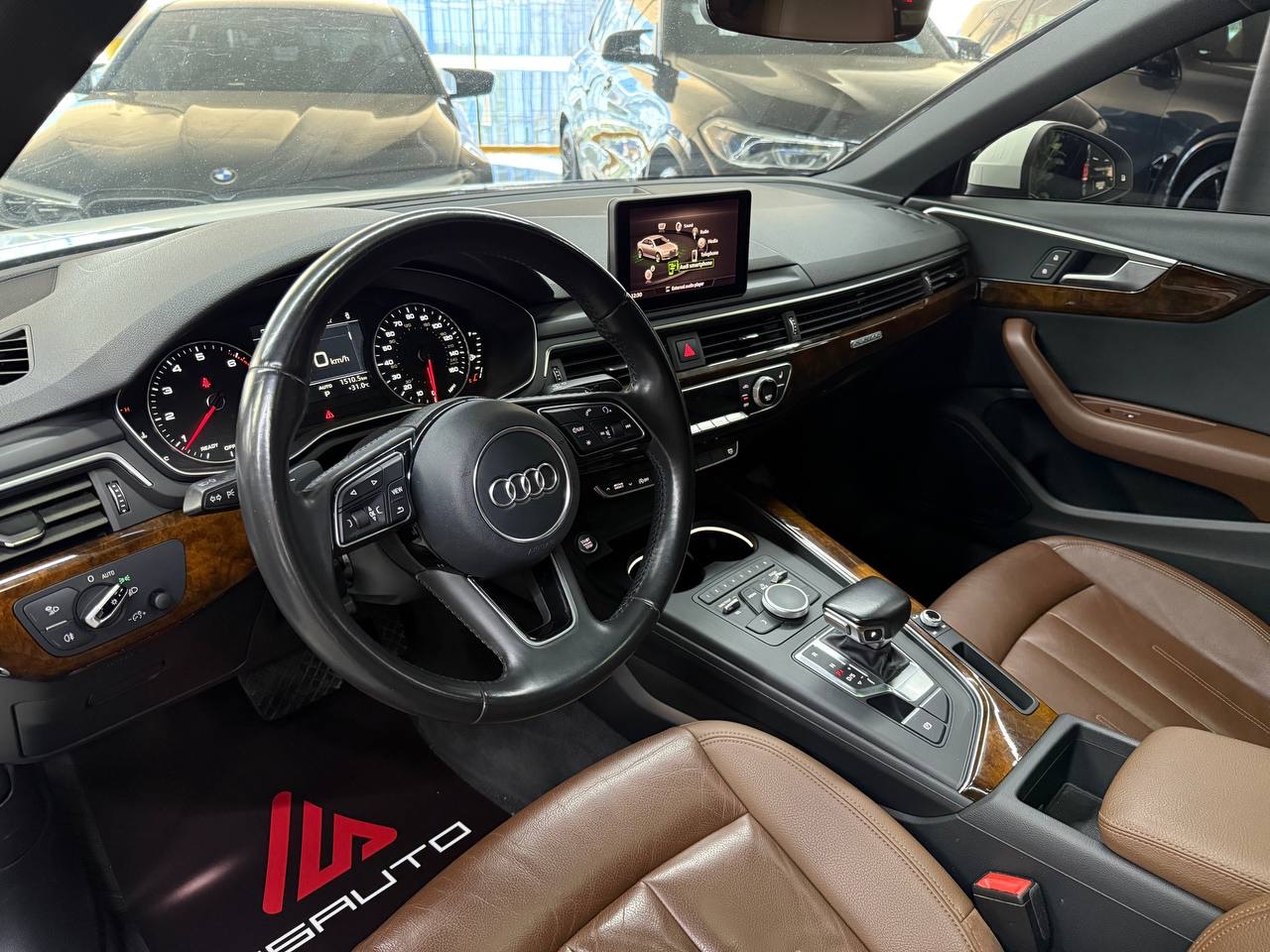 Audi A4 - фото 9