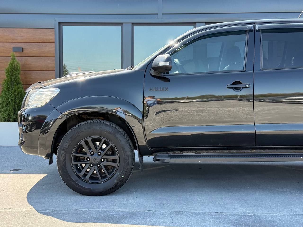 Toyota Hilux - фото 6