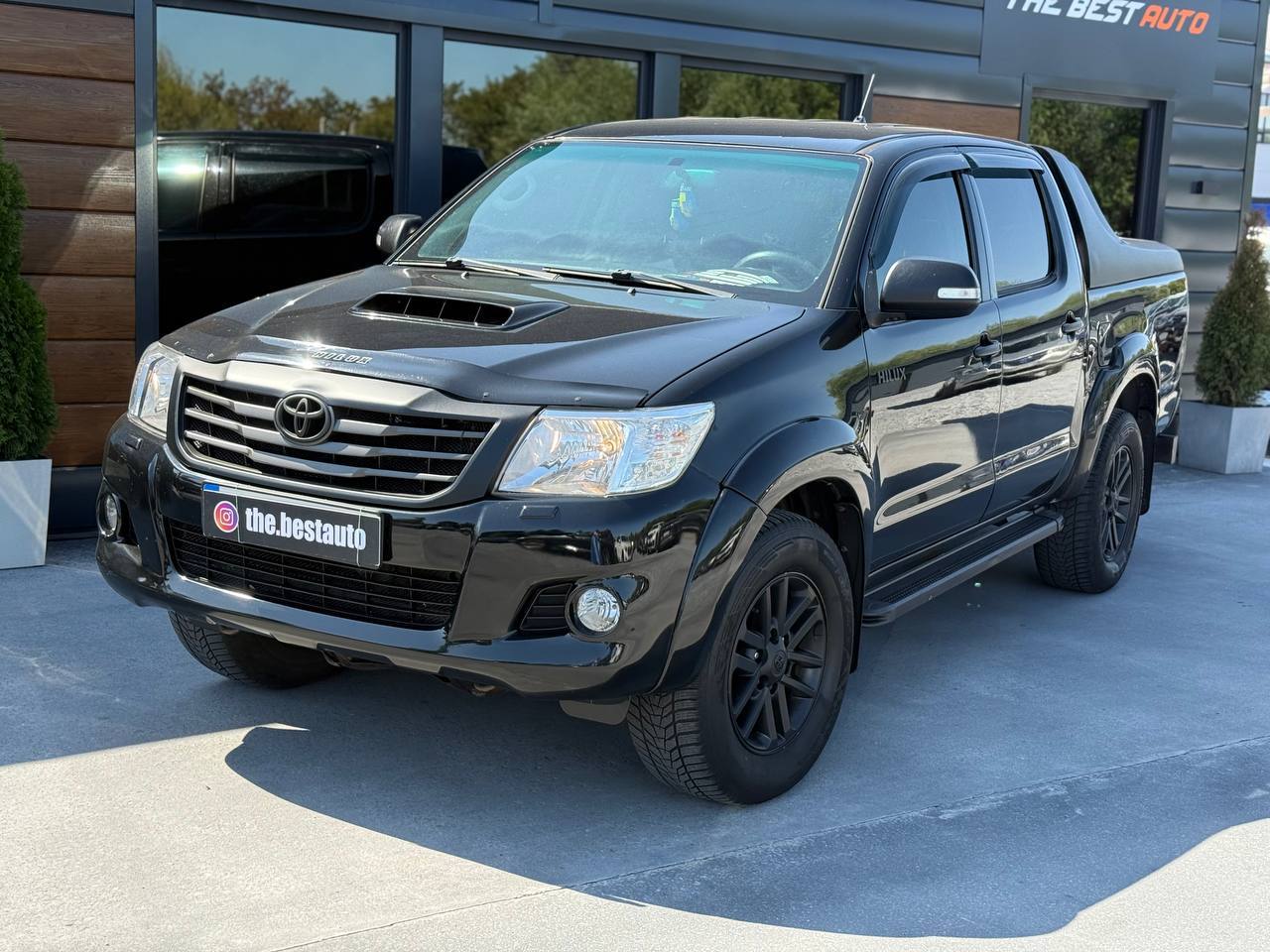 Toyota Hilux - фото 3