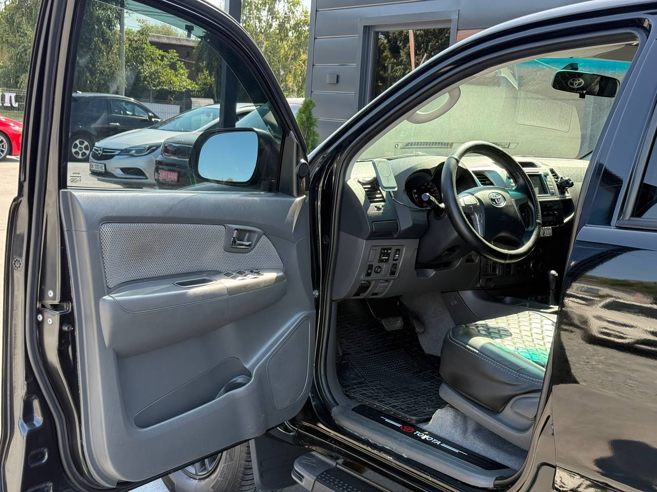 Toyota Hilux - фото 15