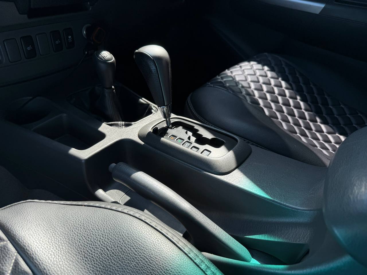 Toyota Hilux - фото 29